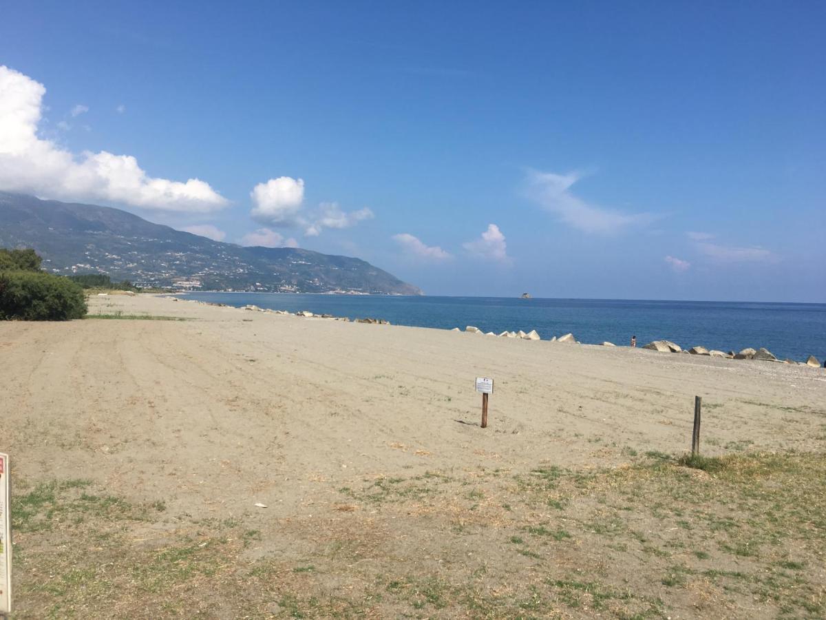 Giardino Sul Mare Panzió Patti Kültér fotó
